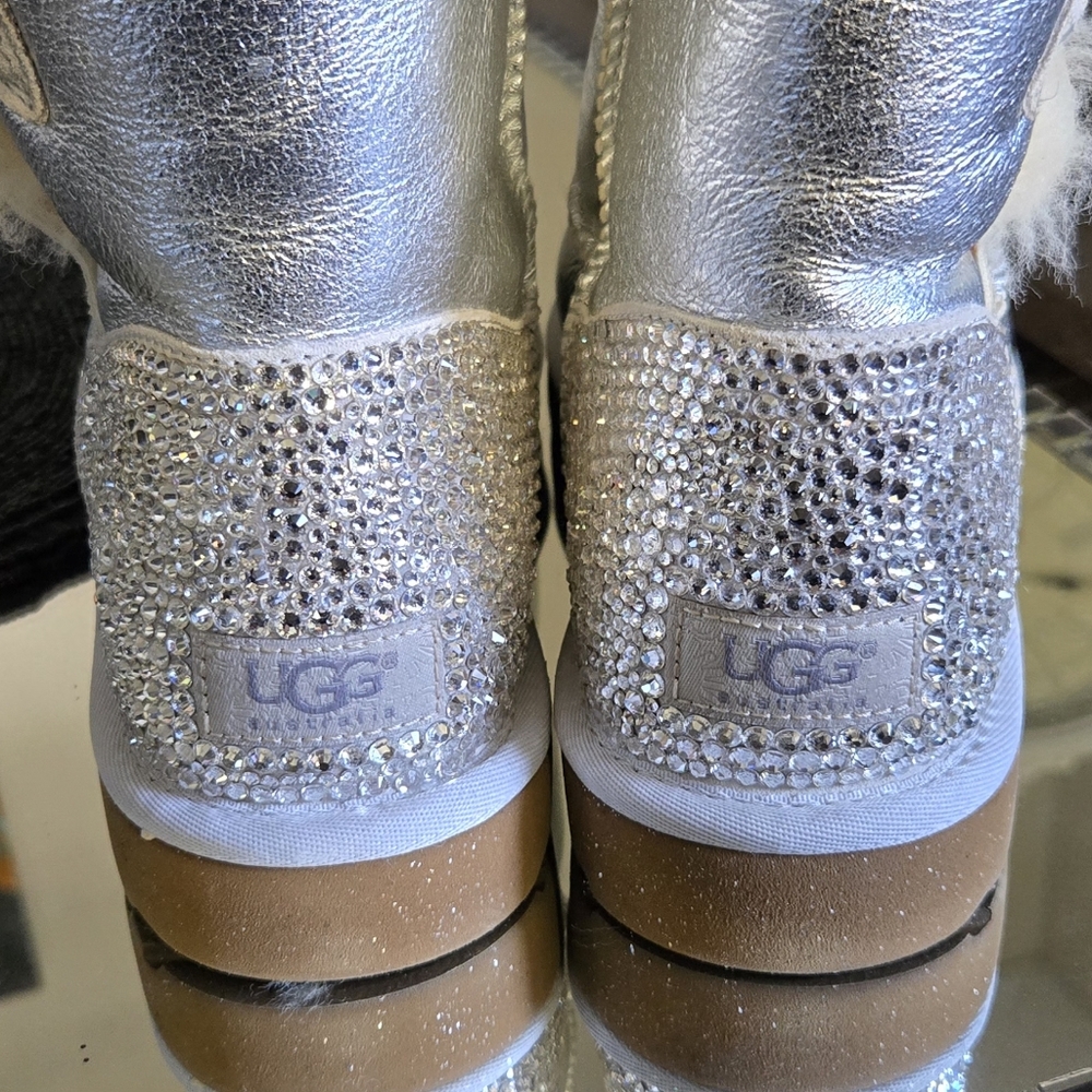 Rare CUSTIMIZED METTALIC UGGS SWAROVSKI EMBELLISHED BLING BOOTS NWOT